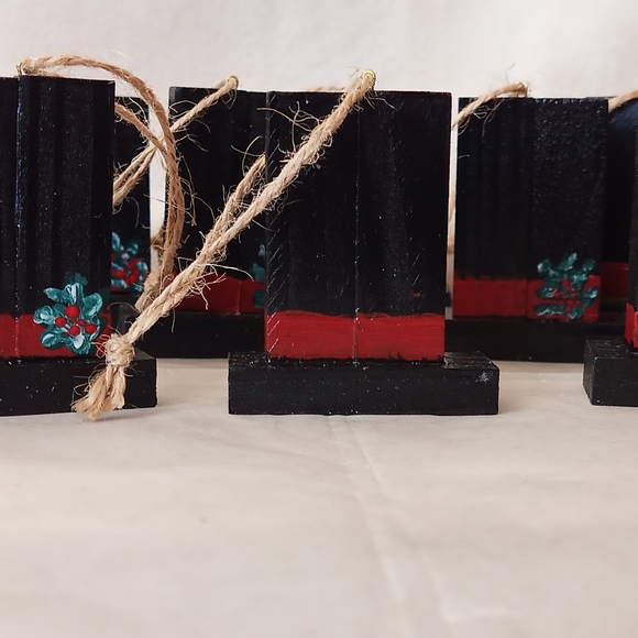 Handmade Snowman Hat Christmas Ornaments - Picture 2 of 4